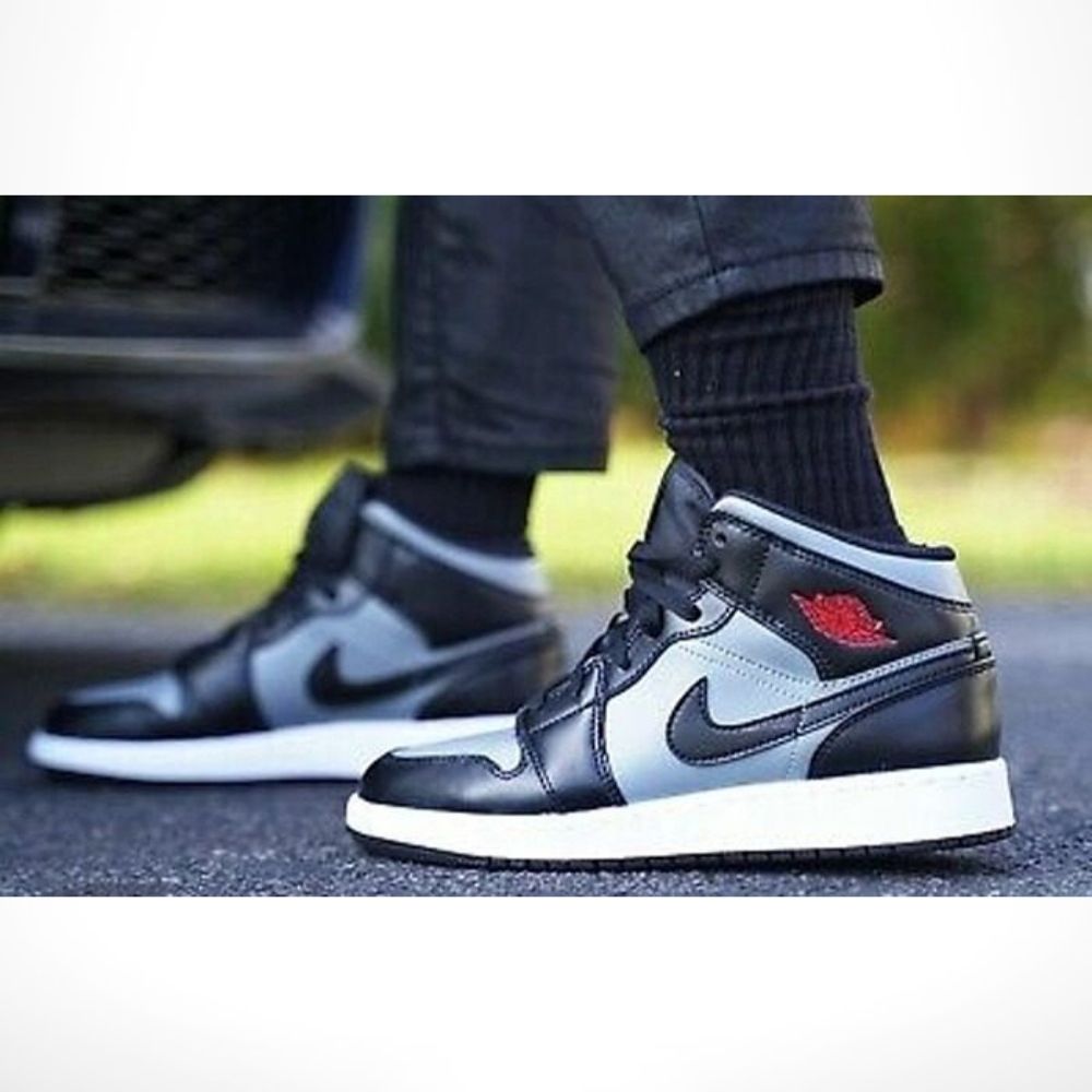 Air Jordan 1 Mid Shadow Black